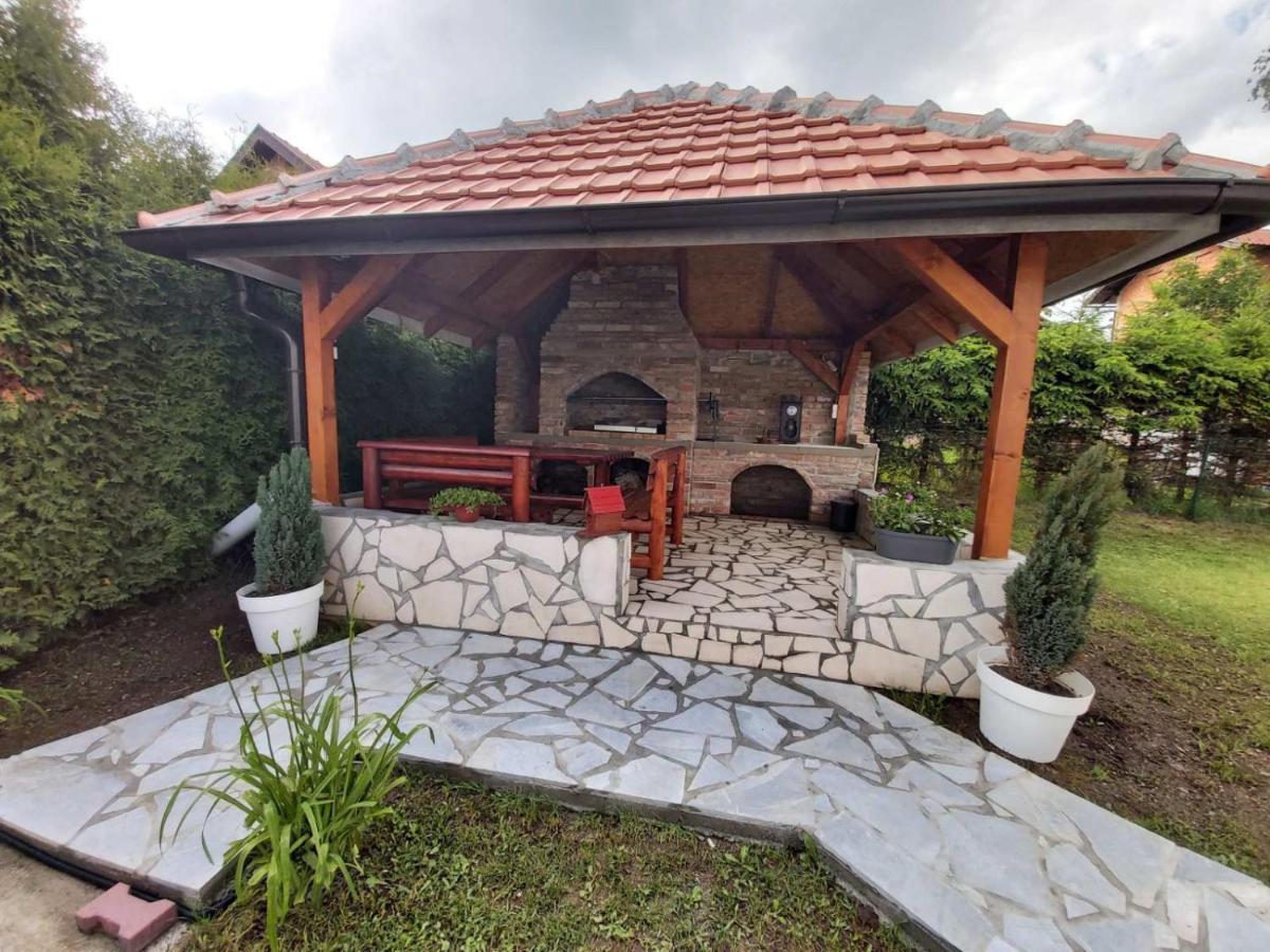 Apartmani Jasmina 兹拉蒂博尔 外观 照片