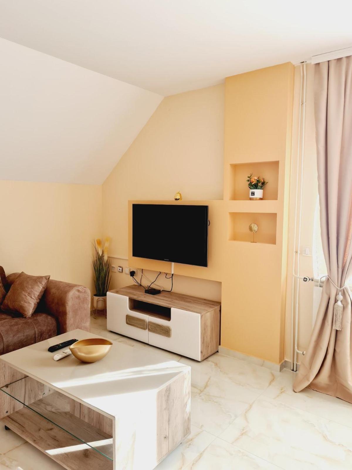 Apartmani Jasmina 兹拉蒂博尔 外观 照片