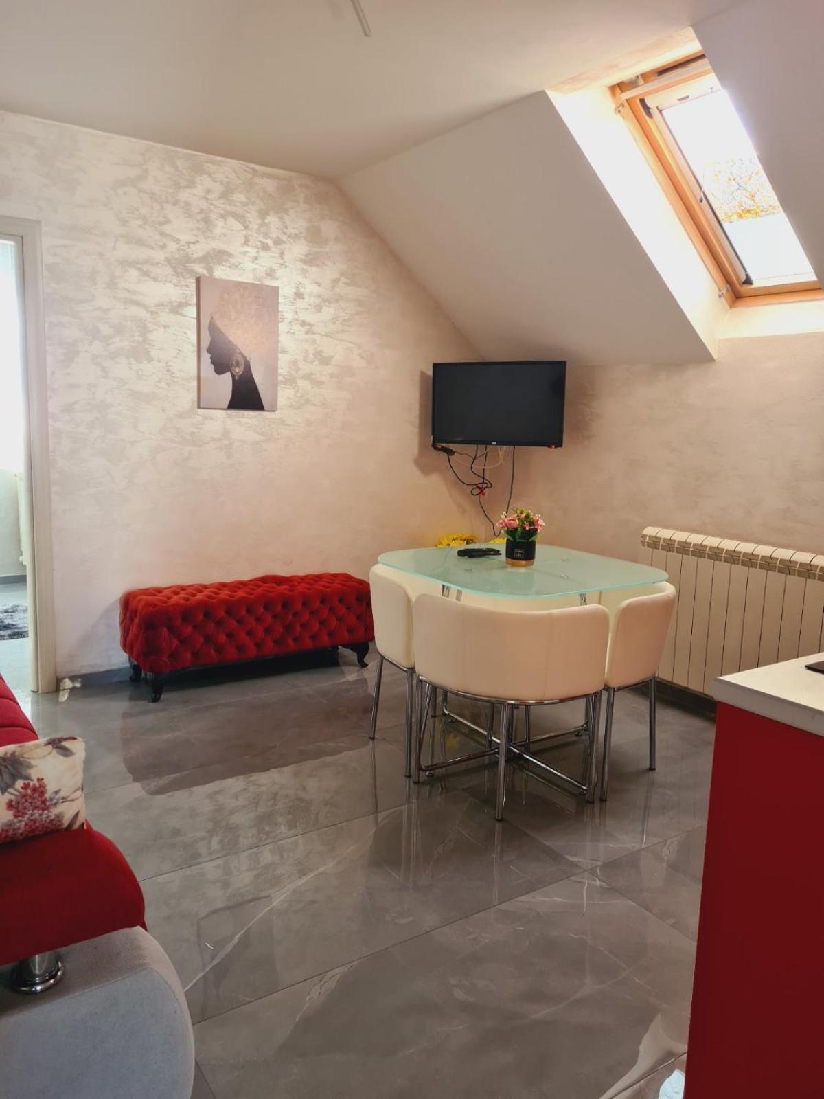 Apartmani Jasmina 兹拉蒂博尔 外观 照片
