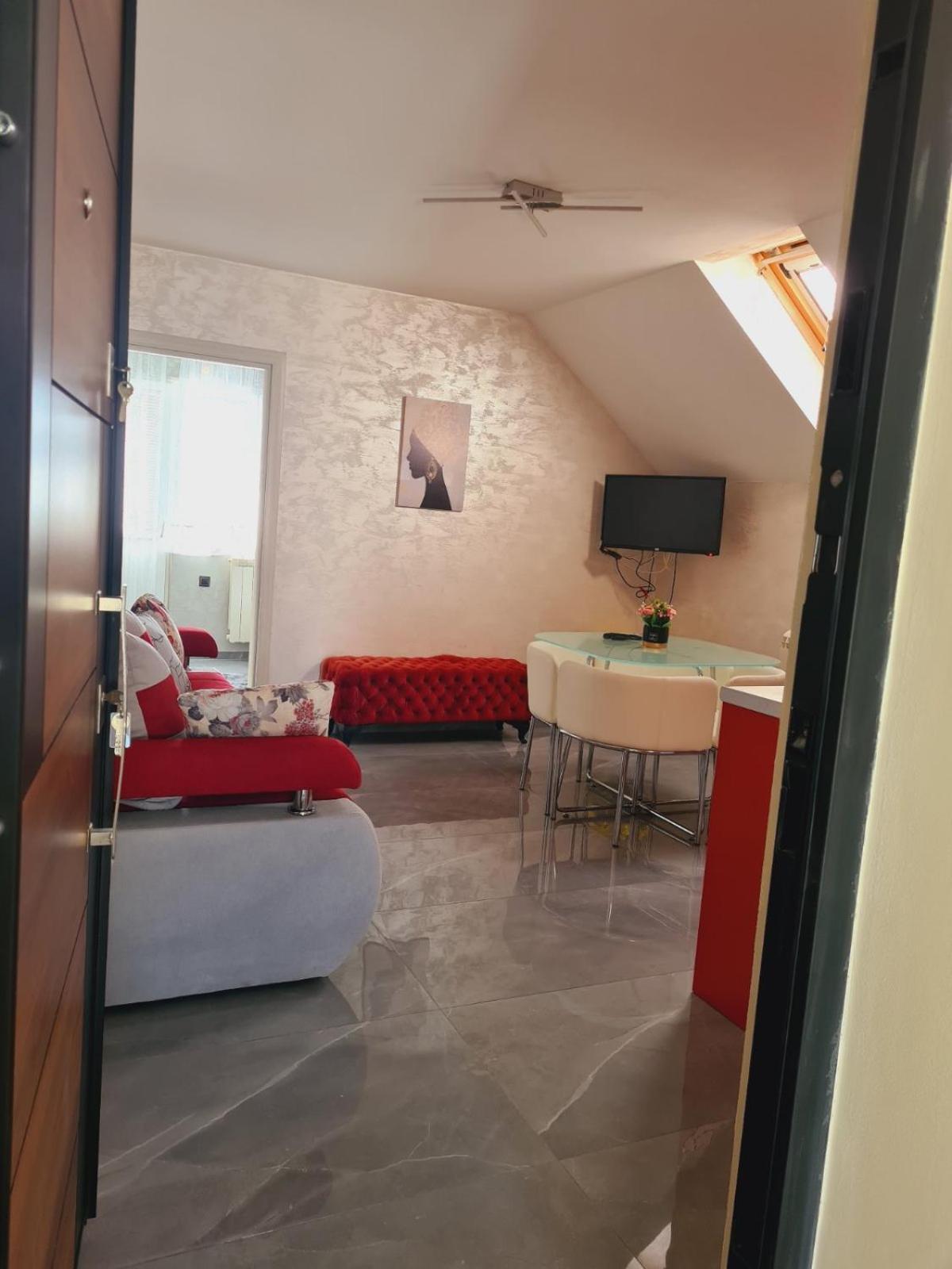 Apartmani Jasmina 兹拉蒂博尔 外观 照片